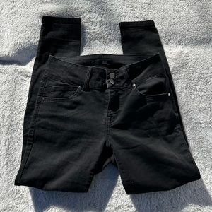 1822 Black Skinny Jeans